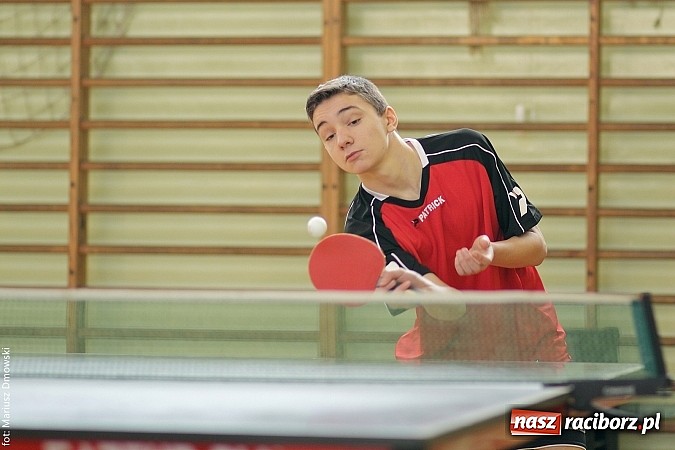 Zdjęcie w galerii na portalu naszraciborz.pl: Powiatowe zawody w tenisie stołowym w Tworkowie wiadomości z regionu