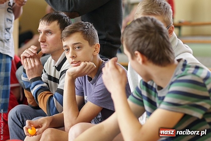 Zdjęcie w galerii na portalu naszraciborz.pl: Powiatowe zawody w tenisie stołowym w Tworkowie wiadomości z regionu