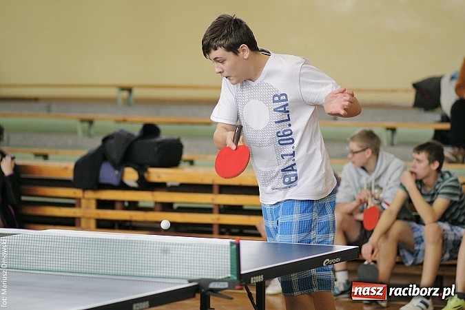 Zdjęcie w galerii na portalu naszraciborz.pl: Powiatowe zawody w tenisie stołowym w Tworkowie wiadomości z regionu