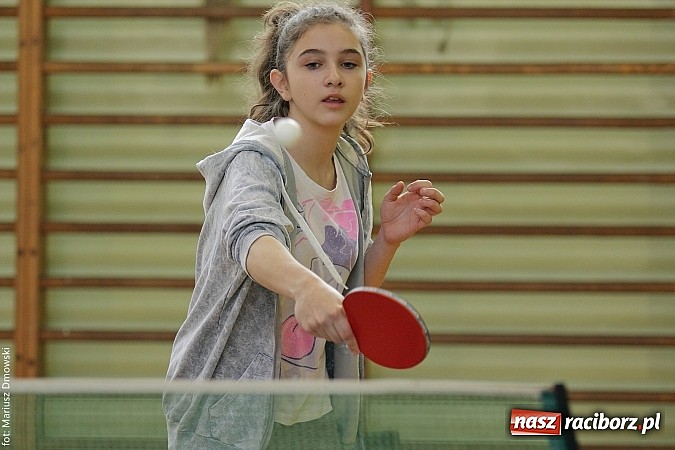 Zdjęcie w galerii na portalu naszraciborz.pl: Powiatowe zawody w tenisie stołowym w Tworkowie wiadomości z regionu