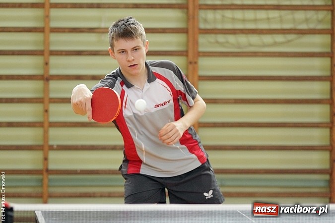 Zdjęcie w galerii na portalu naszraciborz.pl: Powiatowe zawody w tenisie stołowym w Tworkowie wiadomości z regionu