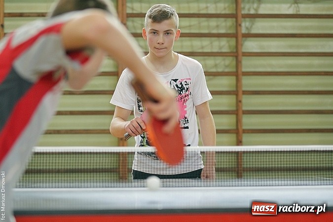 Zdjęcie w galerii na portalu naszraciborz.pl: Powiatowe zawody w tenisie stołowym w Tworkowie wiadomości z regionu