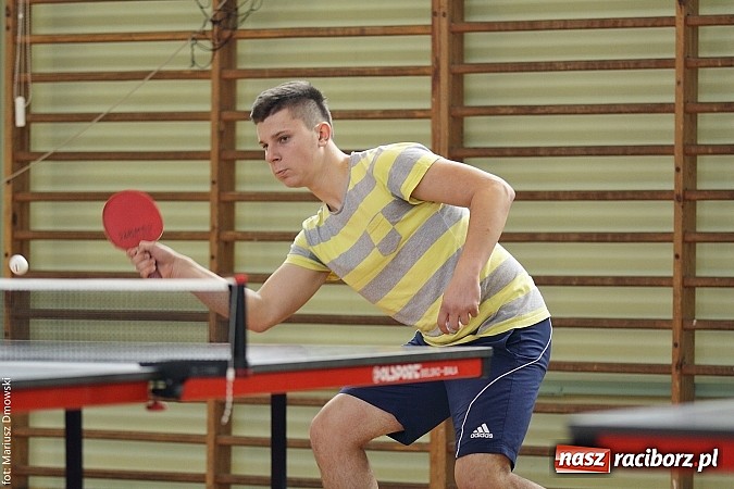 Zdjęcie w galerii na portalu naszraciborz.pl: Powiatowe zawody w tenisie stołowym w Tworkowie wiadomości z regionu
