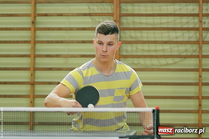 Zdjęcie w galerii na portalu naszraciborz.pl: Powiatowe zawody w tenisie stołowym w Tworkowie wiadomości z regionu
