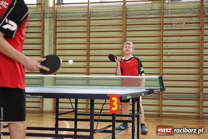 Zdjęcie w galerii na portalu naszraciborz.pl: Powiatowe zawody w tenisie stołowym w Tworkowie wiadomości z regionu