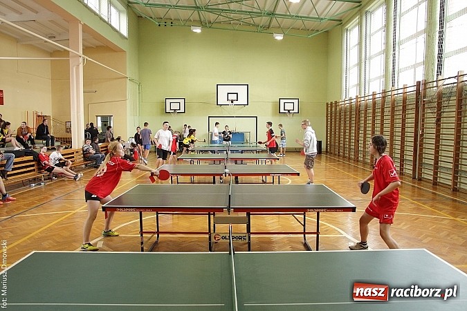 Zdjęcie w galerii na portalu naszraciborz.pl: Powiatowe zawody w tenisie stołowym w Tworkowie wiadomości z regionu