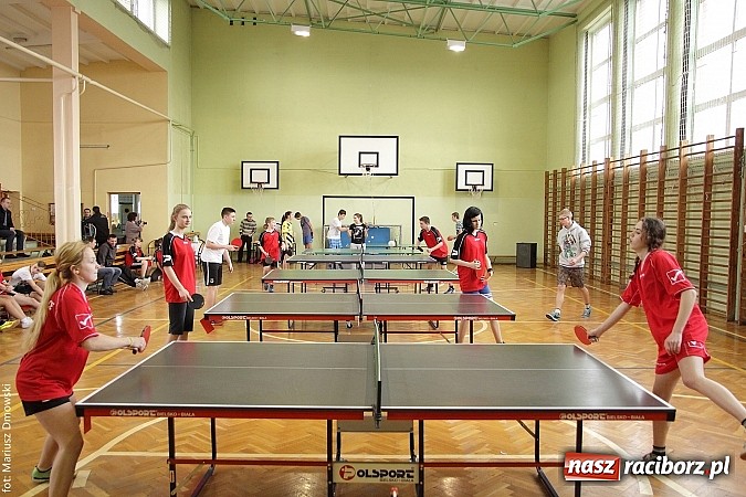 Zdjęcie w galerii na portalu naszraciborz.pl: Powiatowe zawody w tenisie stołowym w Tworkowie wiadomości z regionu