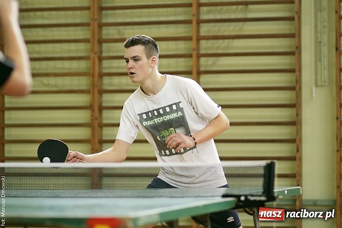 Zdjęcie w galerii na portalu naszraciborz.pl: Powiatowe zawody w tenisie stołowym w Tworkowie wiadomości z regionu