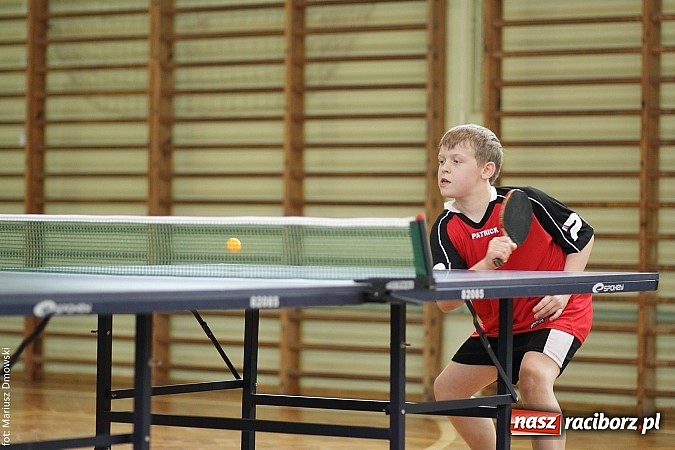 Zdjęcie w galerii na portalu naszraciborz.pl: Powiatowe zawody w tenisie stołowym w Tworkowie wiadomości z regionu