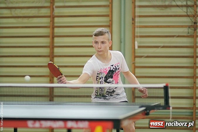 Zdjęcie w galerii na portalu naszraciborz.pl: Powiatowe zawody w tenisie stołowym w Tworkowie wiadomości z regionu
