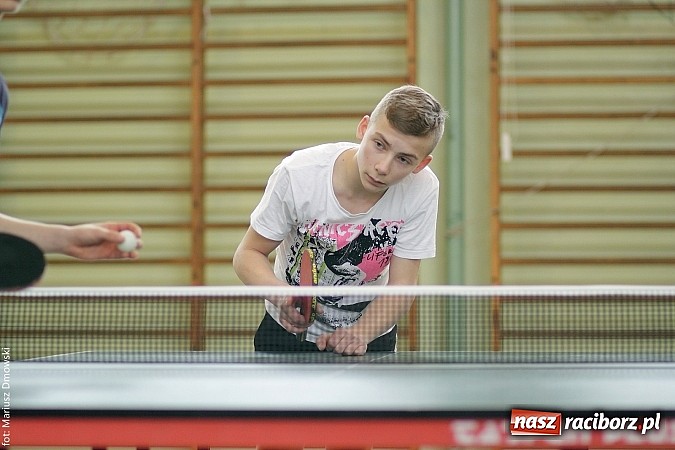 Zdjęcie w galerii na portalu naszraciborz.pl: Powiatowe zawody w tenisie stołowym w Tworkowie wiadomości z regionu