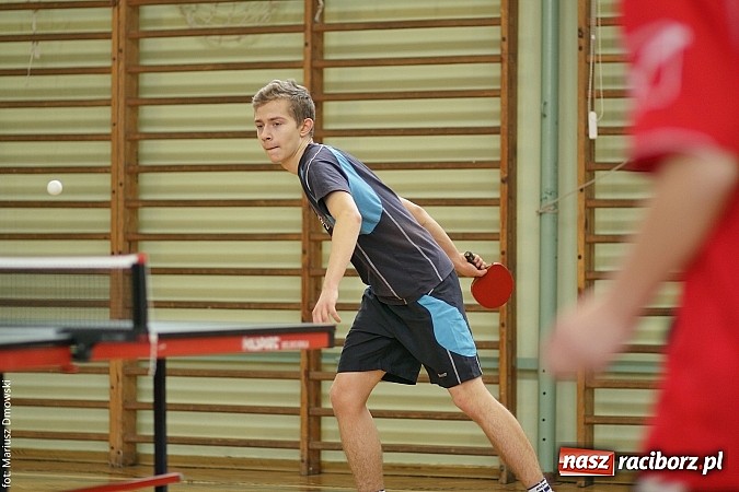 Zdjęcie w galerii na portalu naszraciborz.pl: Powiatowe zawody w tenisie stołowym w Tworkowie wiadomości z regionu