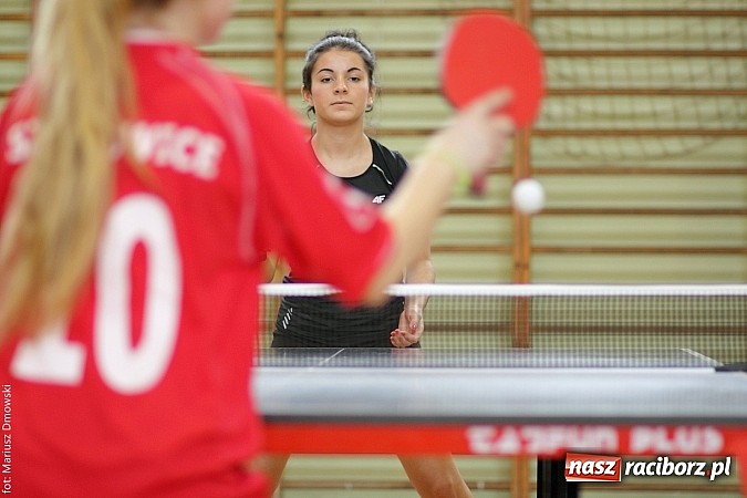 Zdjęcie w galerii na portalu naszraciborz.pl: Powiatowe zawody w tenisie stołowym w Tworkowie wiadomości z regionu