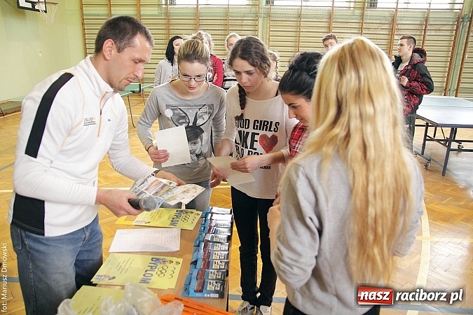 Zdjęcie w galerii na portalu naszraciborz.pl: Powiatowe zawody w tenisie stołowym w Tworkowie wiadomości z regionu