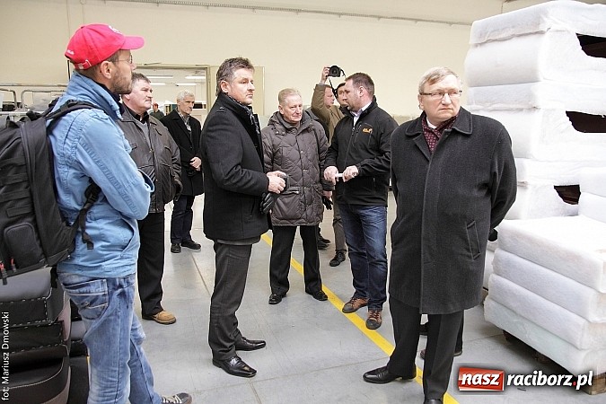 Zdjęcie w galerii na portalu naszraciborz.pl: Radni odwiedzili strefę na Ostrogu. Dowiedzieli się przy okazji, jakie zawody są w cenie wiadomości z regionu