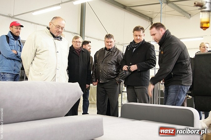 Zdjęcie w galerii na portalu naszraciborz.pl: Radni odwiedzili strefę na Ostrogu. Dowiedzieli się przy okazji, jakie zawody są w cenie wiadomości z regionu