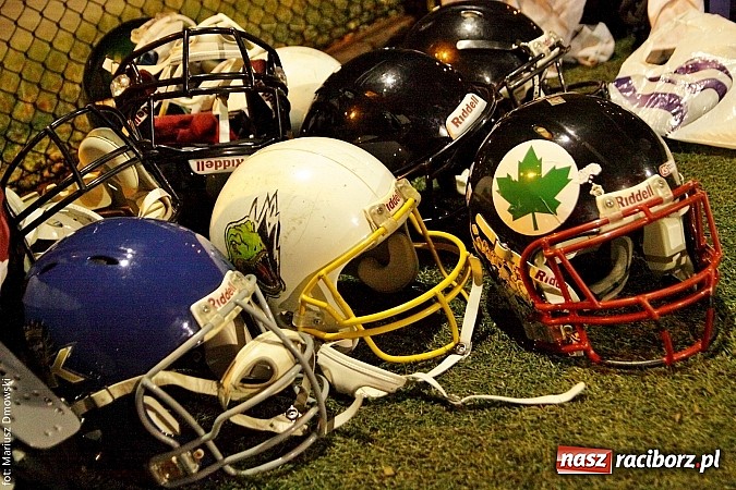 Zdjęcie w galerii na portalu naszraciborz.pl: Trenuj futbol amerykański z drużyną Raptors! wiadomości z regionu