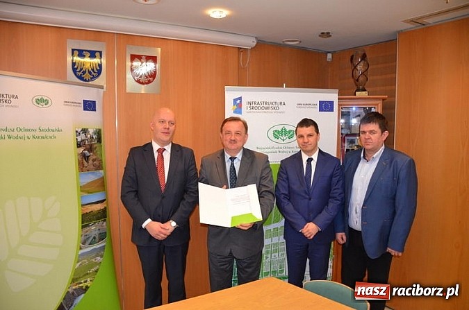 Zdjęcie w galerii na portalu naszraciborz.pl: Wręczenie potwierdzeń dofinansowania beneficjentom z Porąbki, Tarnowskich G&oacute;r i Sosnowca wiadomości z regionu