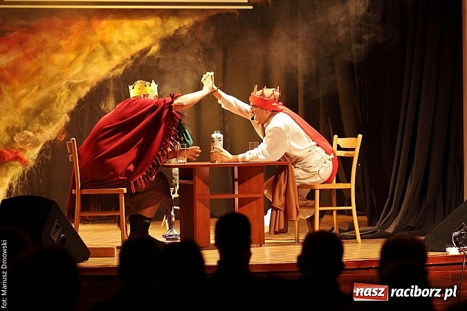 Zdjęcie w galerii na portalu naszraciborz.pl: Spóźnieni królowie na deskach MDK wiadomości z regionu