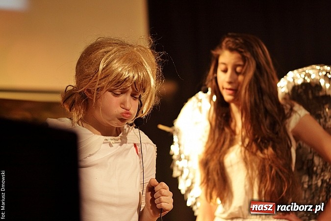 Zdjęcie w galerii na portalu naszraciborz.pl: Spóźnieni królowie na deskach MDK wiadomości z regionu