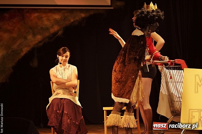 Zdjęcie w galerii na portalu naszraciborz.pl: Spóźnieni królowie na deskach MDK wiadomości z regionu