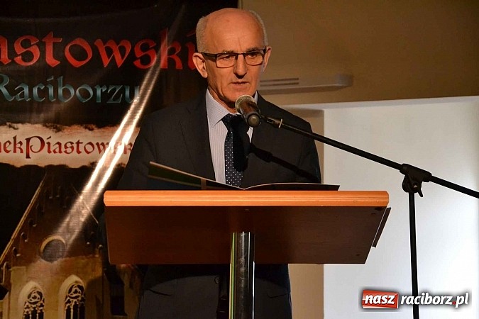 Zdjęcie w galerii na portalu naszraciborz.pl: 60-lecie PTTK w Raciborzu. Uroczyste obchody na zamku za nami wiadomości z regionu