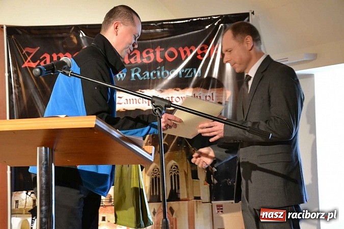 Zdjęcie w galerii na portalu naszraciborz.pl: 60-lecie PTTK w Raciborzu. Uroczyste obchody na zamku za nami wiadomości z regionu