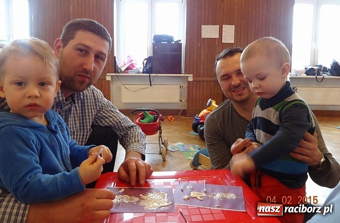 Zdjęcie w galerii na portalu naszraciborz.pl: O zmianie roli ojca, czyli tata w Fiku-miku  wiadomości z regionu