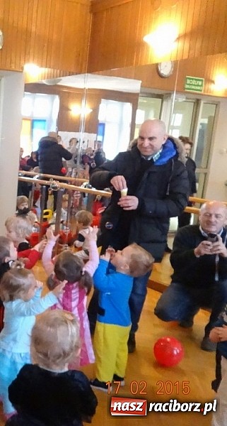 Zdjęcie w galerii na portalu naszraciborz.pl: O zmianie roli ojca, czyli tata w Fiku-miku  wiadomości z regionu