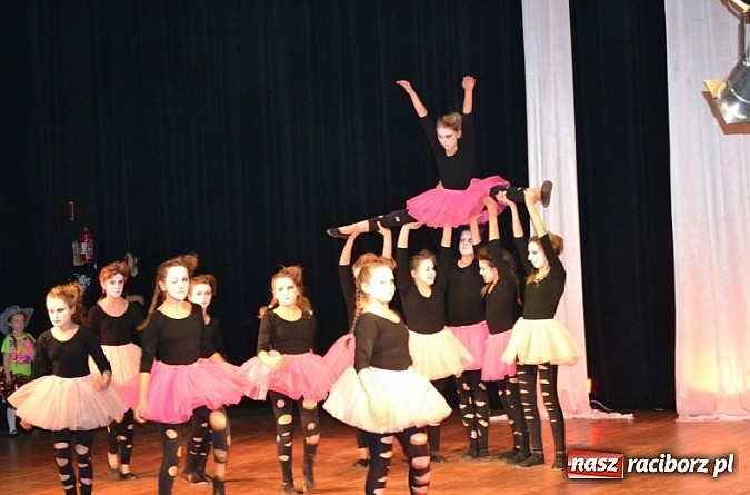 Zdjęcie w galerii na portalu naszraciborz.pl: Cha, cha - czyli Dzień Tańca w Kuźni Raciborskiej wiadomości z regionu