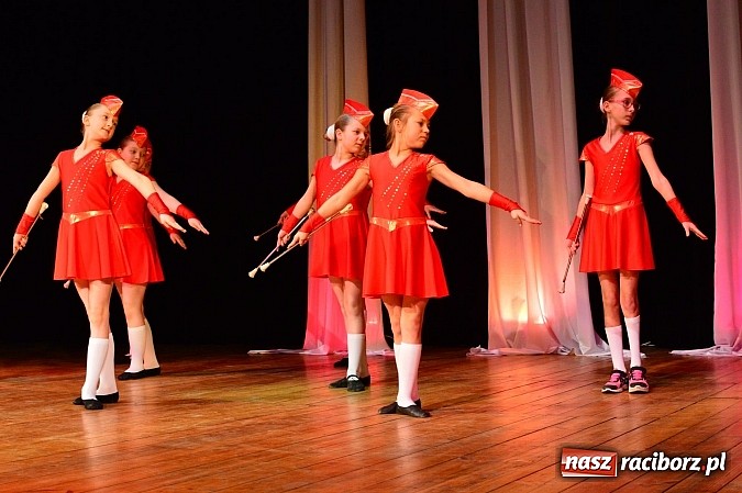Zdjęcie w galerii na portalu naszraciborz.pl: Cha, cha - czyli Dzień Tańca w Kuźni Raciborskiej wiadomości z regionu