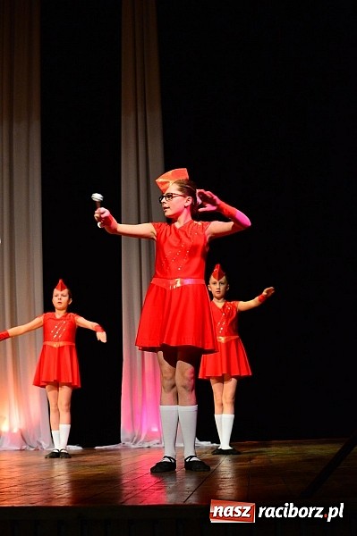 Zdjęcie w galerii na portalu naszraciborz.pl: Cha, cha - czyli Dzień Tańca w Kuźni Raciborskiej wiadomości z regionu