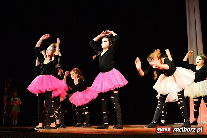 Zdjęcie w galerii na portalu naszraciborz.pl: Cha, cha - czyli Dzień Tańca w Kuźni Raciborskiej wiadomości z regionu