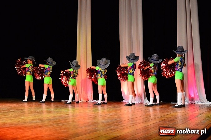 Zdjęcie w galerii na portalu naszraciborz.pl: Cha, cha - czyli Dzień Tańca w Kuźni Raciborskiej wiadomości z regionu