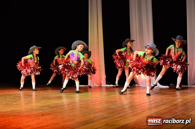 Zdjęcie w galerii na portalu naszraciborz.pl: Cha, cha - czyli Dzień Tańca w Kuźni Raciborskiej wiadomości z regionu