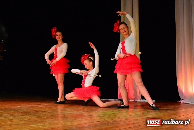 Zdjęcie w galerii na portalu naszraciborz.pl: Cha, cha - czyli Dzień Tańca w Kuźni Raciborskiej wiadomości z regionu