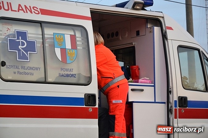 Zdjęcie w galerii na portalu naszraciborz.pl: W Jankowicach wpadł do rowu. Kierowca zasnął za kierownicą? wiadomości z regionu