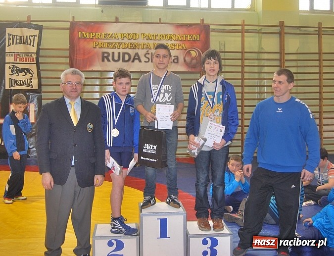 Zdjęcie w galerii na portalu naszraciborz.pl: Unici przywieźli z Rudy Śląskiej worek medali wiadomości z regionu