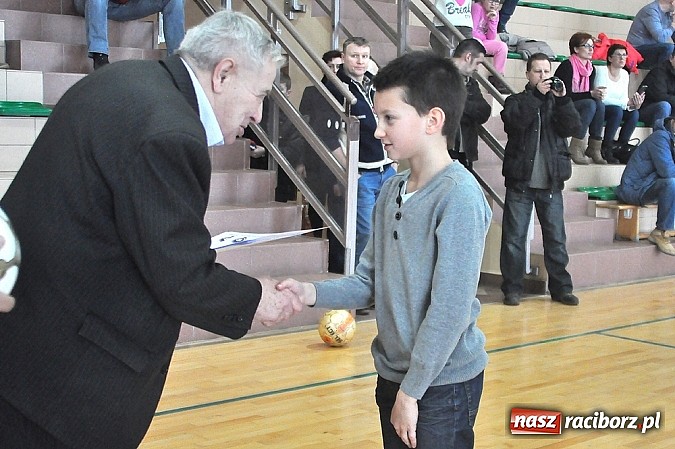 Zdjęcie w galerii na portalu naszraciborz.pl: Odra Centrum najlepsza wśród młodzików wiadomości z regionu