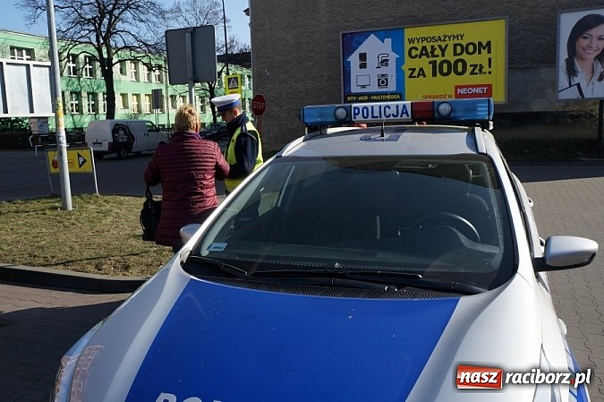 Zdjęcie w galerii na portalu naszraciborz.pl: Policjanci ukarali mandatami 36 pieszych wiadomości z regionu