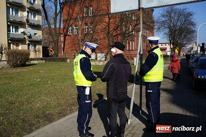 Zdjęcie w galerii na portalu naszraciborz.pl: Policjanci ukarali mandatami 36 pieszych wiadomości z regionu