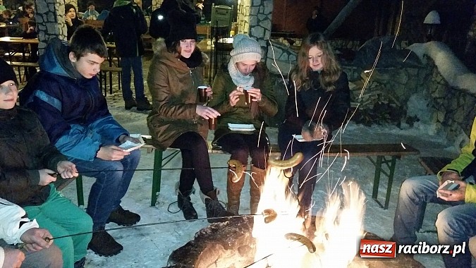 Zdjęcie w galerii na portalu naszraciborz.pl: Narciarsko-snowboardowe szaleństwa gimnazjalistów z Ostroga  wiadomości z regionu