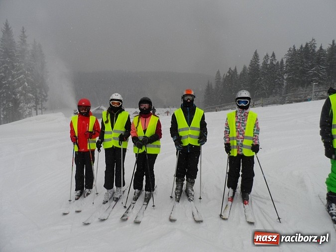 Zdjęcie w galerii na portalu naszraciborz.pl: Narciarsko-snowboardowe szaleństwa gimnazjalistów z Ostroga  wiadomości z regionu