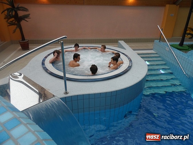 Zdjęcie w galerii na portalu naszraciborz.pl: Narciarsko-snowboardowe szaleństwa gimnazjalistów z Ostroga  wiadomości z regionu