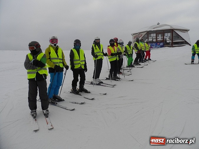 Zdjęcie w galerii na portalu naszraciborz.pl: Narciarsko-snowboardowe szaleństwa gimnazjalistów z Ostroga  wiadomości z regionu