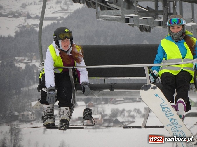 Zdjęcie w galerii na portalu naszraciborz.pl: Narciarsko-snowboardowe szaleństwa gimnazjalistów z Ostroga  wiadomości z regionu