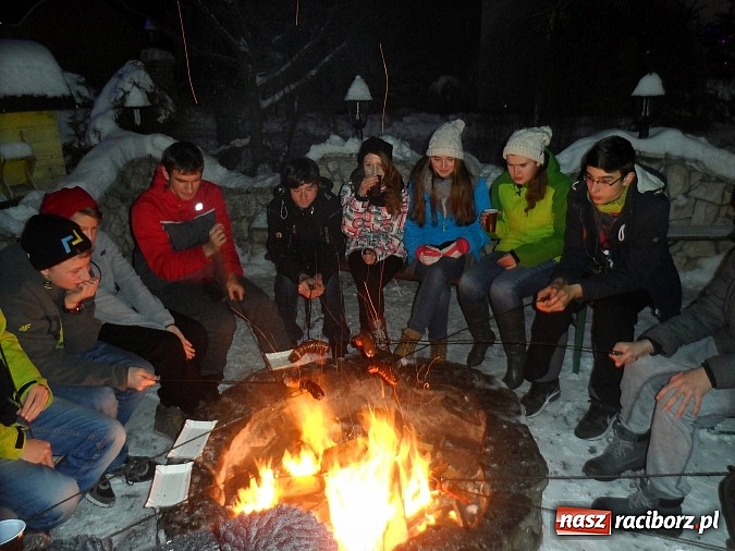 Zdjęcie w galerii na portalu naszraciborz.pl: Narciarsko-snowboardowe szaleństwa gimnazjalistów z Ostroga  wiadomości z regionu