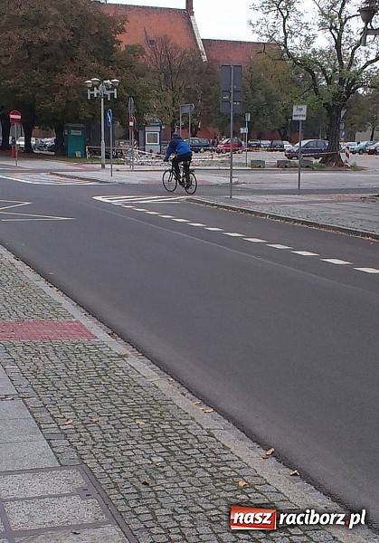 Zdjęcie w galerii na portalu naszraciborz.pl: Komendancie, co Pan na to? Czytelnik kolejny raz pyta o rowerzystów wiadomości z regionu