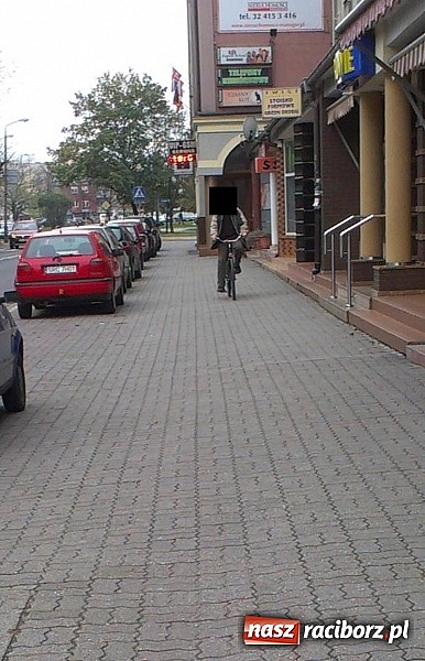 Zdjęcie w galerii na portalu naszraciborz.pl: Komendancie, co Pan na to? Czytelnik kolejny raz pyta o rowerzystów wiadomości z regionu