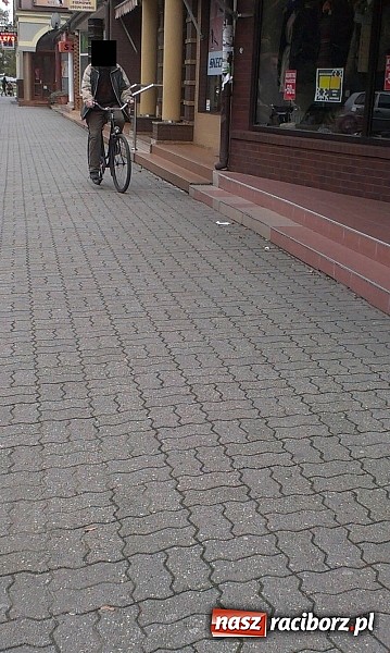 Zdjęcie w galerii na portalu naszraciborz.pl: Komendancie, co Pan na to? Czytelnik kolejny raz pyta o rowerzystów wiadomości z regionu